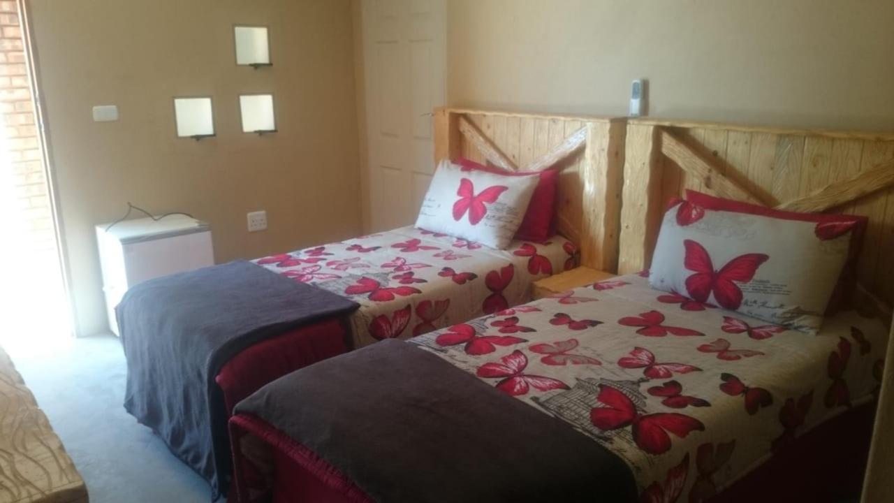 Montanique Lodge Buffelspoort Eksteriør billede