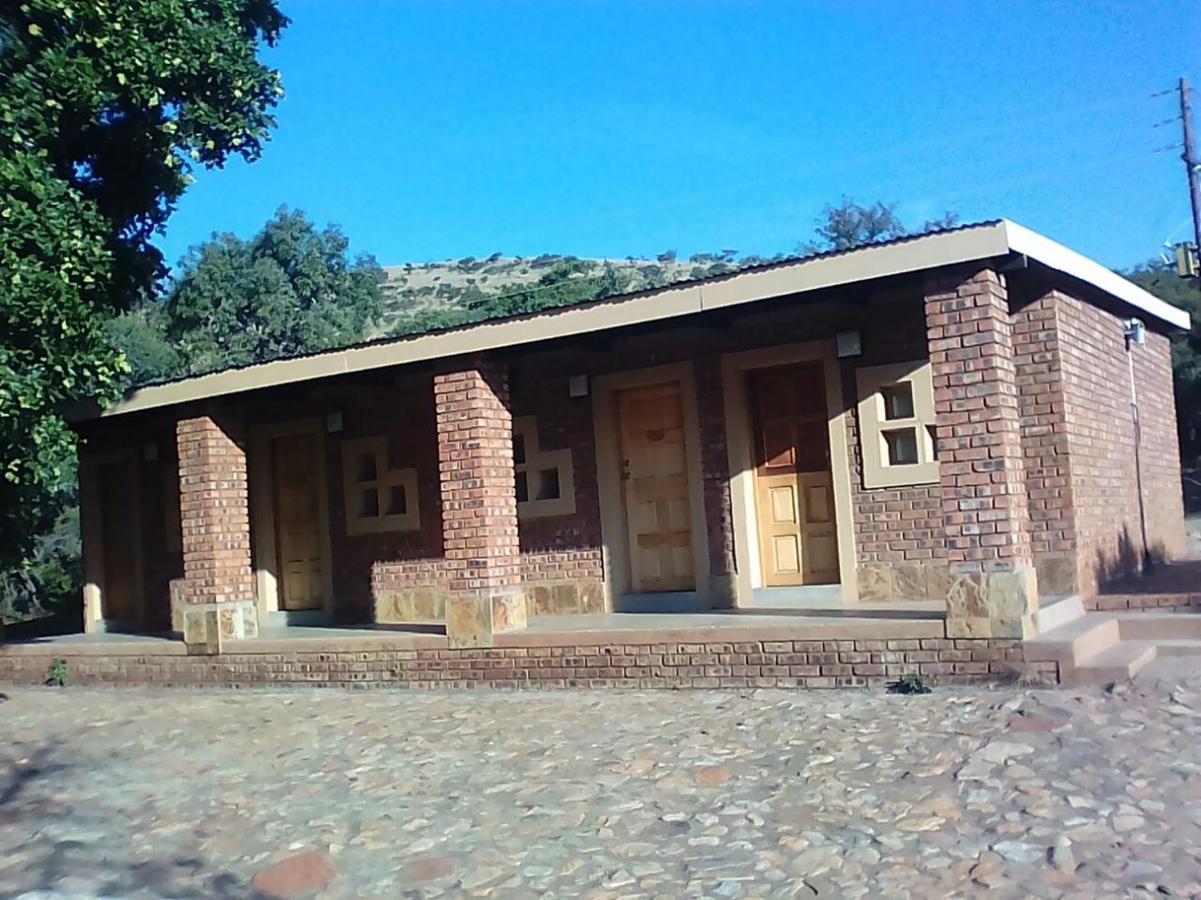 Montanique Lodge Buffelspoort Eksteriør billede